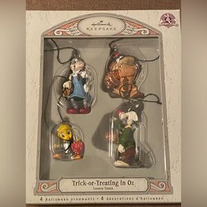 Hallmark LOONEY TUNES Trick or Treating in Oz Ornament Set